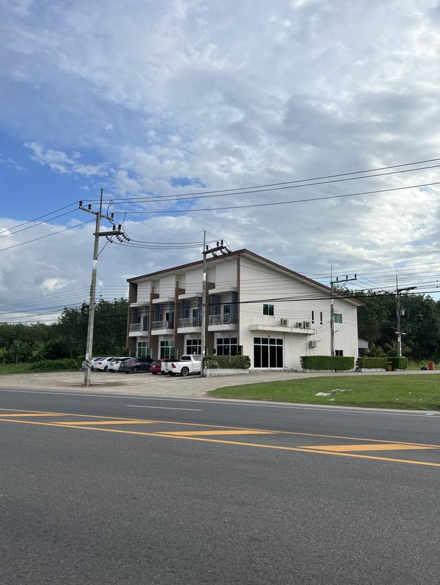 ที่ดิน ที่ดินพร้อมสวนยาง เนื้อที่ 4ไร่ 1งาน 90ตรว. พิกัด 7°03'09.3"N 100°38'59.5"E 4