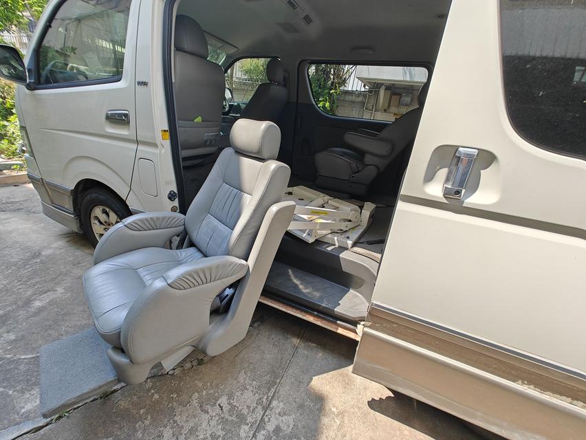ขาย Toyota Ventury 2.7V มีเก้าอี้ยก(Seat Lift) 2