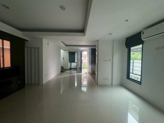 ให้เช่าบ้านเดี่ยว 2 ชั้น 4 ห้องนอน ซอยโชคชัย 4 ซอย 39 (เจ้าแม่กวนอิม) ใกล้ MRT โชคชัย 4 3