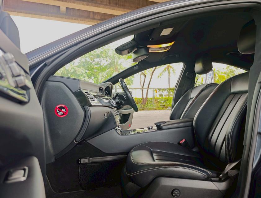 Mercedes Benz CLS 250 CDI Saloon AMG W218 รถปี 2012 6