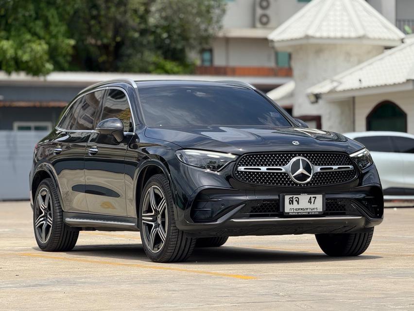 Mercedes-Benz GLC350e 4Matic ปี 2023จด2024สีดำ เบาะแดง📌วิ่ง 37,000 กม.💰ราคา 2,290,000 บาท( *ไม่รวมป้าย