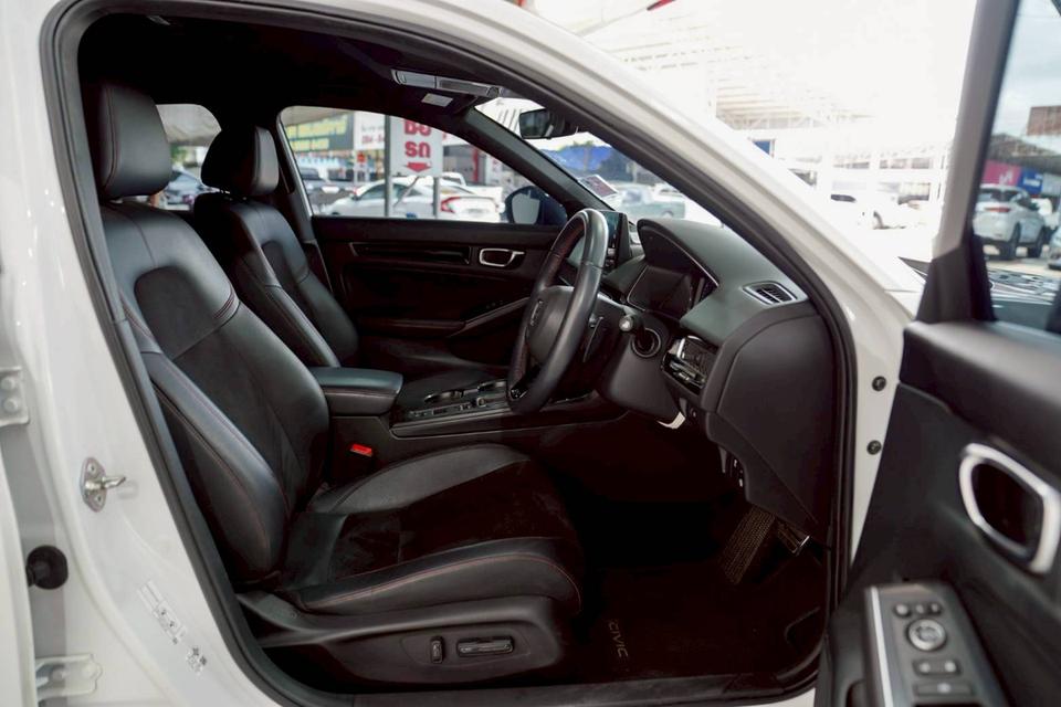 HONDA CIVIC FE 2.0 RS E-HEV TOP 2024 รถใหม่ ถูกกว่าป้ายแดงถึง3แสนกว่าบาทเลย 13