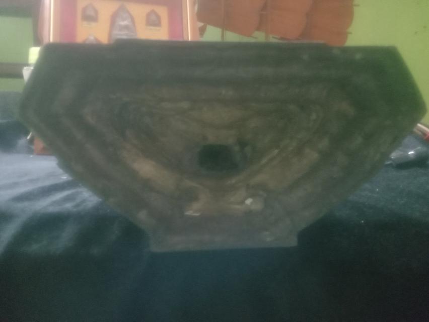 พระบูชา หลวงพ่อเหลือ วัดสร้อยทอง จ.สุพรรณบุรีรุ่นปี2525