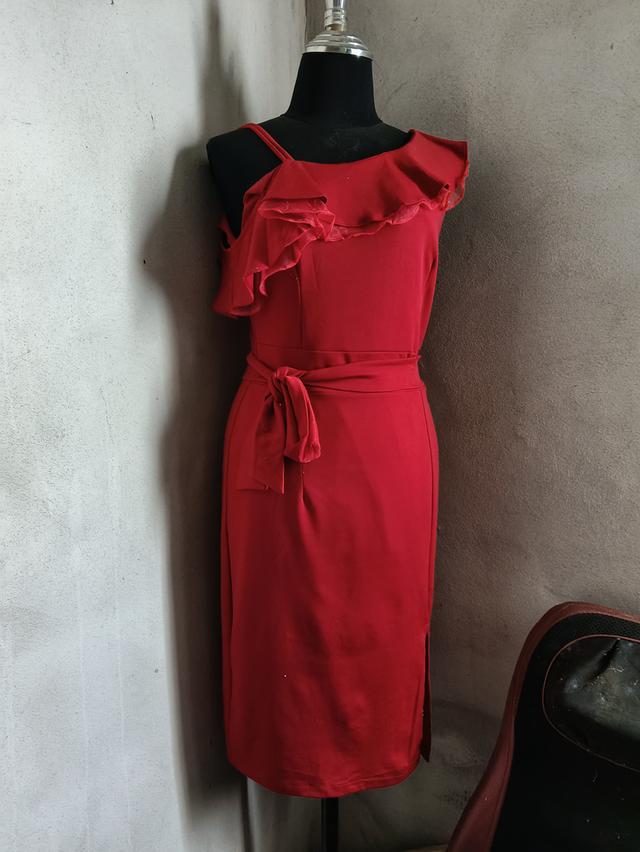 ชุดออกงานสีแดง อก 28-30