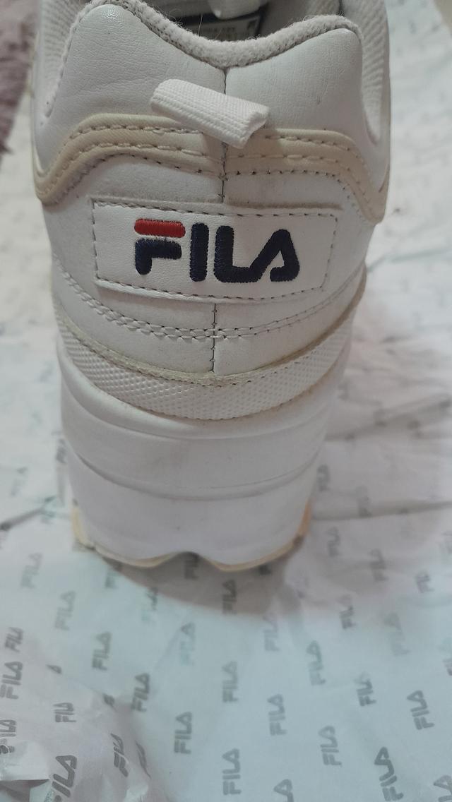 รองเท้าผ้าใบส้นตึก Fila 6
