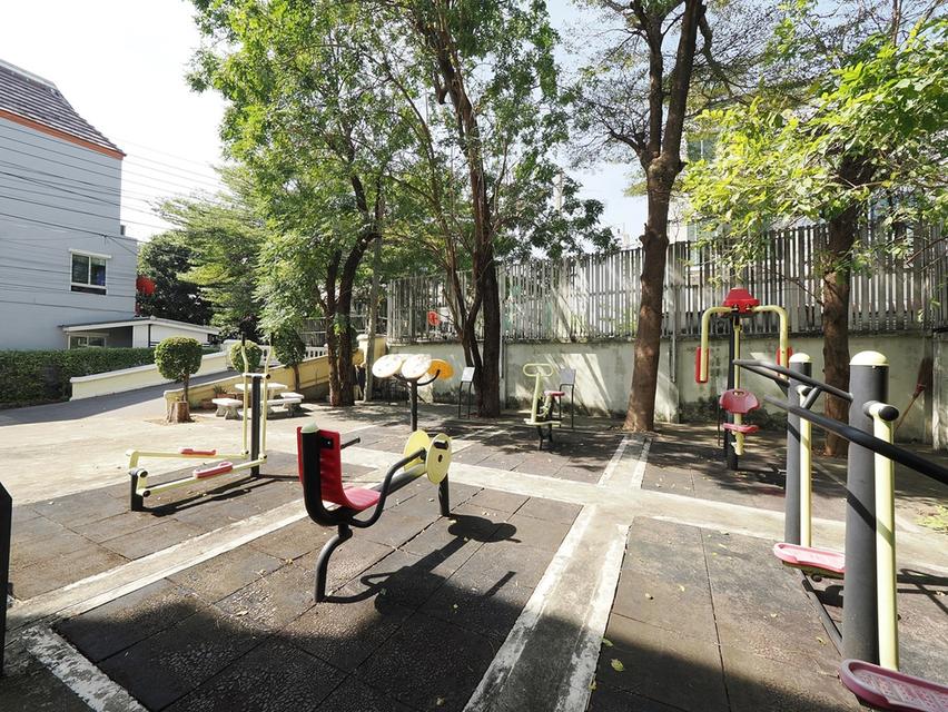 🔥 ขายทาวน์โฮม 3 ชั้น รีโนเวทใหม่ แปลงมุม พร้อมอยู่ ม.บ้านกลางเมือง พระราม 9 – รามคำแหง / กรุงเทพกรีฑา 11