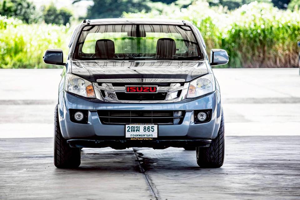 Isuzu D-Max Space Cab 2.5L ดีเซล ปี 2013 สีเทา เกียร์ธรรดา