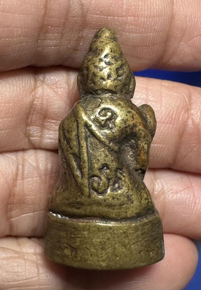 พระกริ่งถือบัววัดปราสาทบุญญาวาส  2