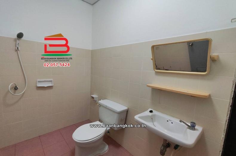 ขาย/เช่า ทาวน์โฮม เนื้อที่ 16 ตร.ว. หมู่บ้านฉัตรณรงค์วิลล่า 5, ใกล้ตลาดชัชวาล ถนนลำลูกกา(คลอง7) ตำบลบึงคำพร้อย อำเภอลำลูกกา ปทุมธานี 11