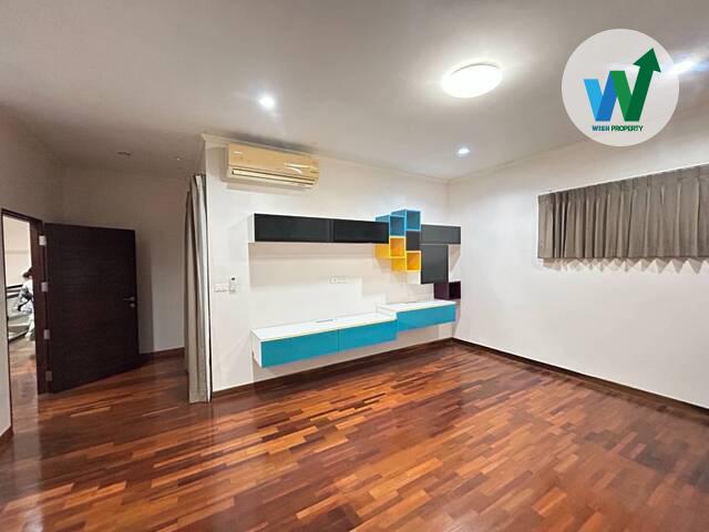 ขายบ้านขนาดครอบครัวใหญ่ 2 ชั้นพร้อมเข้าอยู่ได้เลยมีของแถมมีแอร์ เฟอร์เจอร์ จัดสวน ถังน้ำ ปั้มน้ำ เครื่องทำน้ำอุ่น 3