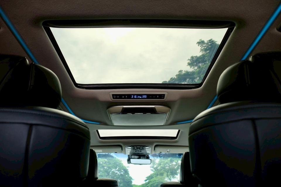Toyota Alphard 2.5 SR-C Package ปี 2022 สีขาว ไมล์น้อย รถสวยพร้อมใช้สุด รูปที่ 17