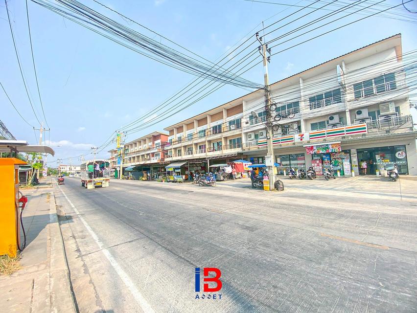 🔥 หลังมุมทำเลทอง! ตึกพาณิชย์ 3 ชั้น ย่านเอกทวีคูณ-ท่าทราย เพียง 3.29 ล้าน 💼 5