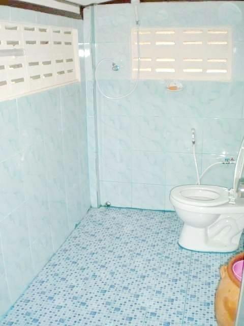 บ้านไม้สัก 2 ห้องนอน รพ.เมืองลำปาง 300 ม.ให้เช่า คฤหาสน์ 2 ห้องน้ำ ใกล้ตลาดเทศบาลเมืองลำปาง 900 ม. ที่ดิน 150 ตร.ว. 600 7