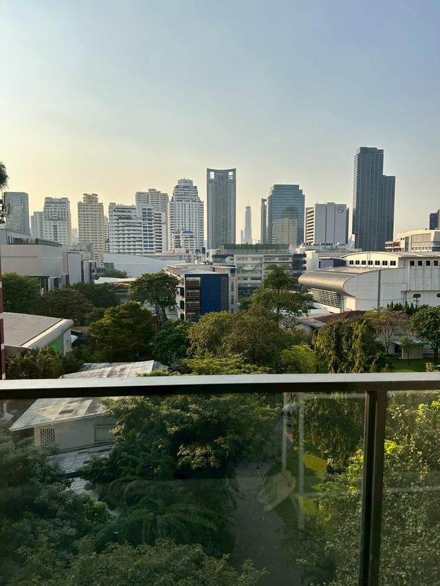 ขายคอนโดหรู: The Lofts Asoke 12