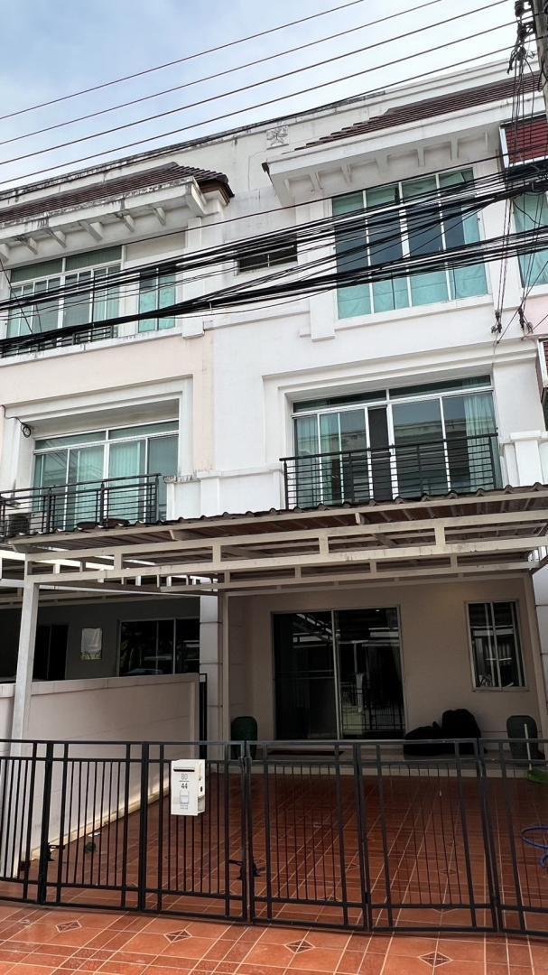รูป PDD02 ให้เช่า ทาวน์โฮม 3ชั้น บ้านกลางเมืองเออบาเนี่ยน พระราม 9-วงแหวน Urbanion Rama 9-Wongwaen ถนนกรุงเทพกรีฑา 