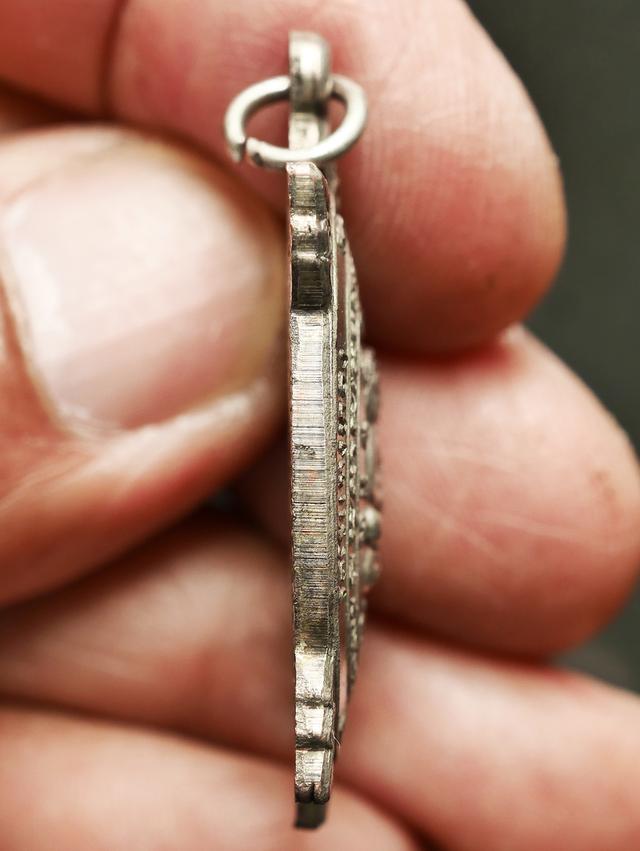 เหรียญพญาเต่า รุ่นไตรมาส หลวพ่อหลิว ออกวันหนองอ้อ โพธราม ราชปุรี ปี 2536 7