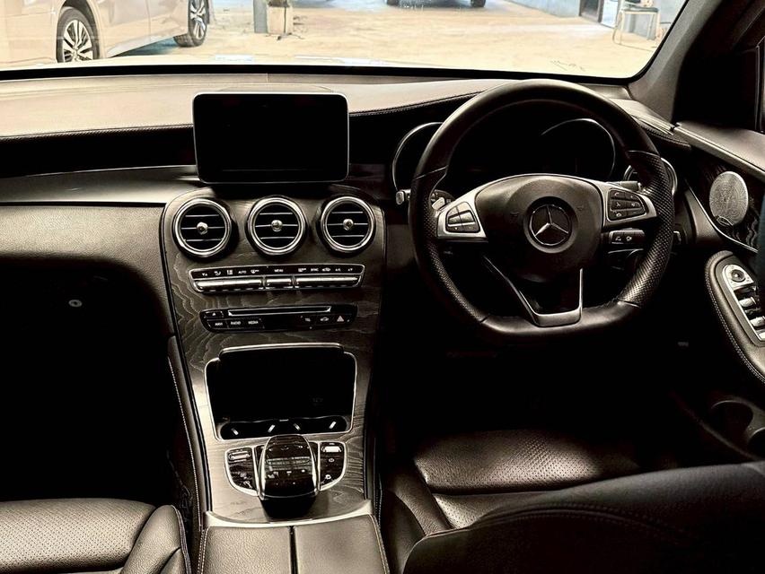 Mercedes-Benz Glc250d AMG 4Matic ปี 2019 10
