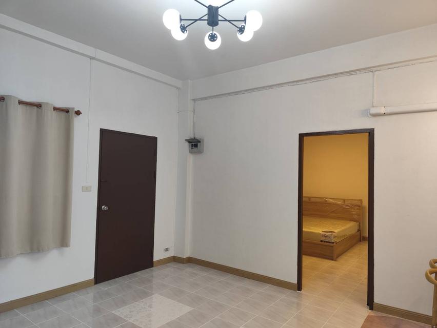 ห้องชุดรีโนเวทใหม่ 1 ห้องนอน 38 ตรม. 540,000 บาทฟรีโอน สนใจโทร 0638925888 9