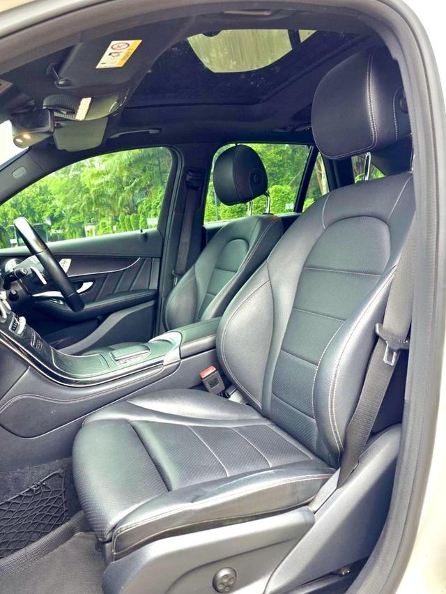 Mercedes-Benz GLC 220d Amg สีขาว ปี 2020 ไมล์ 100,000กม. 9