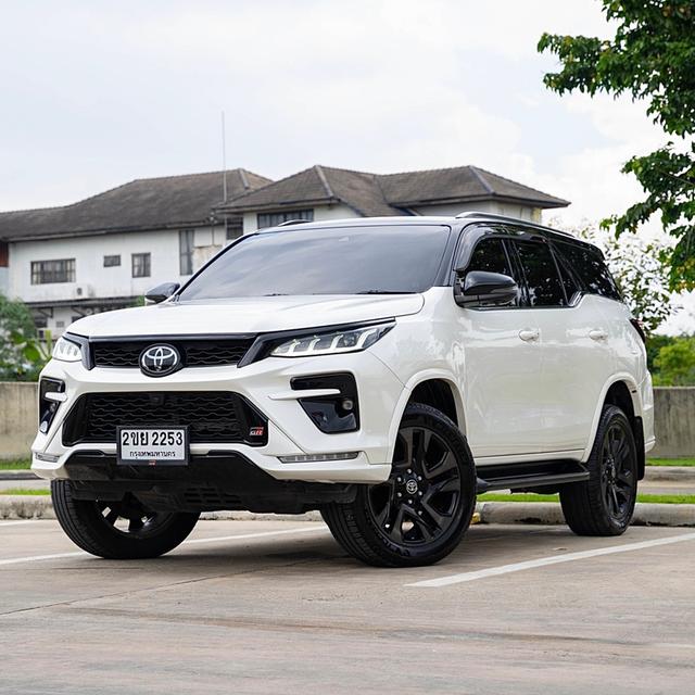 FORTUNER 2.8 GR Sport Black Top 4WD ปี 2022 รหัส 12AT2253