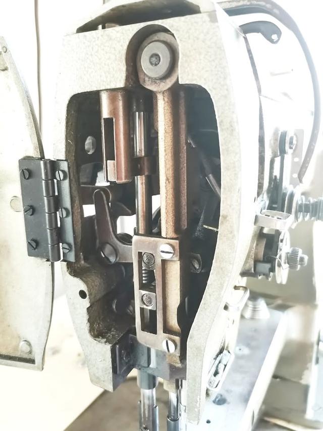 ขายจักรเย็บหนัง จักรกระบอกนอน SINGER 155B-8BV 7