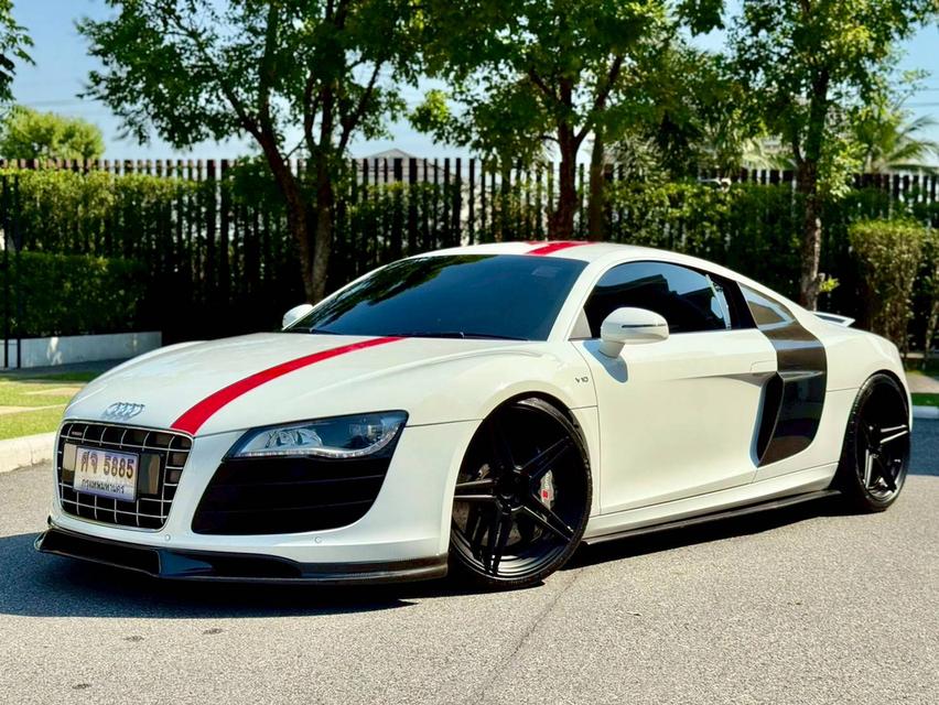 Audi R8 V10 5.2 FSI quattro 2012 รถสปอร์ตซุปเปอร์คาร์ มาพร้อมของแต่งเพียบ
