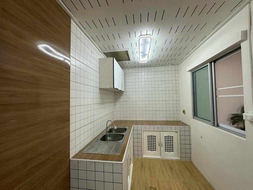 หมู่บ้านพฤกษา 92 ถนนลำลูกกา ต.ลาดสวาย อ.ลำลูกกา จ.ปทุมธานี 10