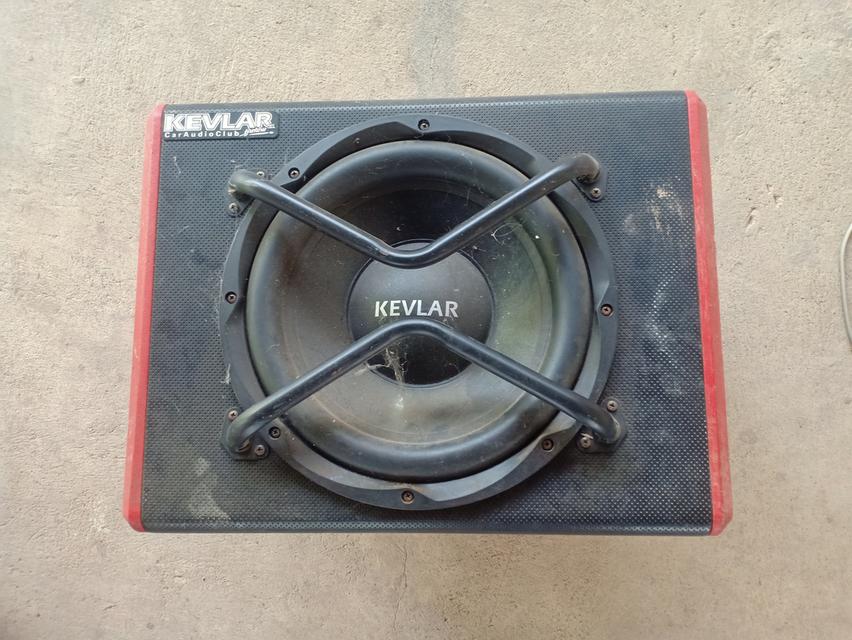 ซับวูฟเฟอร์รถยนต์สำเร็จรูปยี่ห้อ Kevlar ขนาด 10 นิ้ว พร้อมแอมพลิฟายเออร์ในตัว