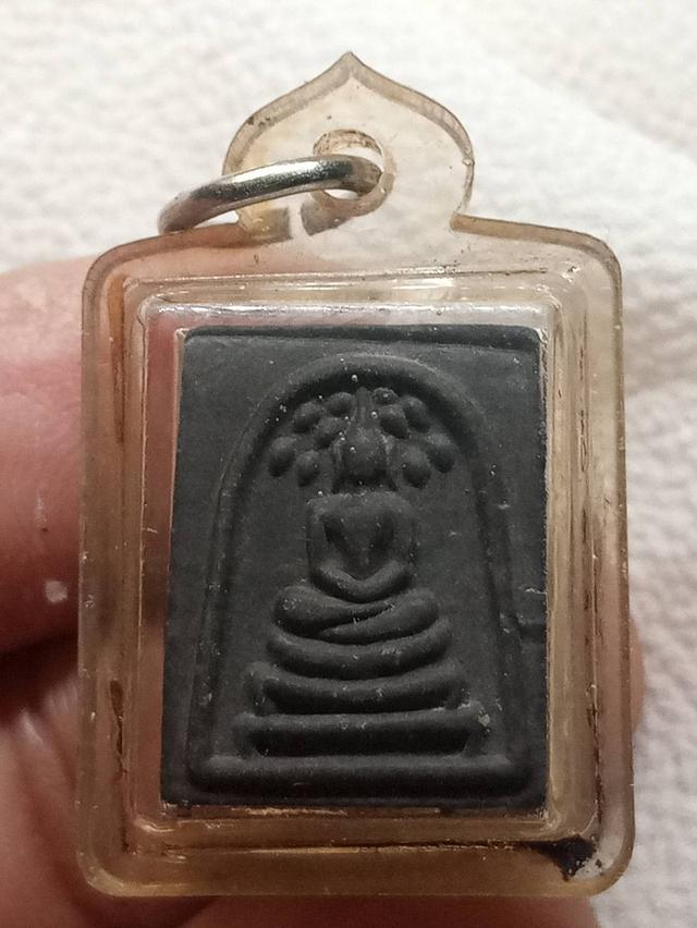 พระเก่าเลี่ยมกรอบเก่าค่ะ