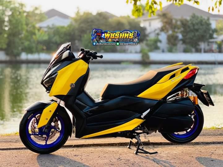 Yamaha Xmax สีเหลืองสดใส 2