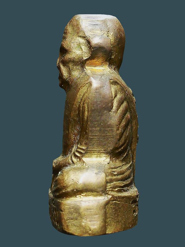 รูปเหมือนปั๊มหลวงพ่อเงิน ปี 15 วัดท้ายน้ำ พิมพ์หน้าแก่ ว ขีด ฐานสูง...เก่าๆ 3