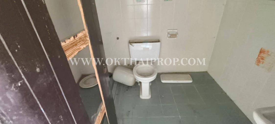 ทาวน์เฮ้าส์ หมู่บ้าน นครทองปาร์ควิว 1 ถนนบางกรวย-ไทรน้อย 12