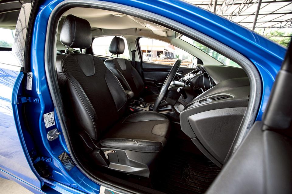 Ford focus 2.0 Sport 5 ประตู ปี 2013 สีน้ำเงิน มือเดียวป้าย  12