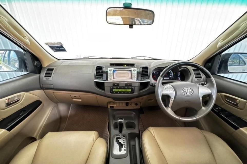 Toyota Fortuner 2.7V เบนซิน เกียร์ออโต้  ปี2012 13