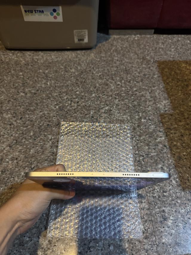 ขายๆๆๆถูกๆๆiPadPro11นิ้วM1 สีหายากSilver 128กิ๊กWifi Only สูนTrueสภาพสวยๆเครื่องใช้งานดีทุกๆฟังชั่นเครื่องรีสโตได้ตลอดไม่มีติดไอคราว Model TH/A สภาพ: