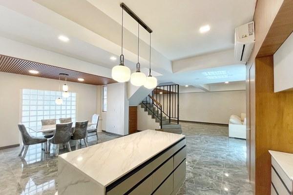 (Owner Post) ปล่อยเช่า WHITE MANSION – บ้าน 5 ชั้นหรู ใจกลางกรุงเทพฯ ทองหล่อซอย 25 ใกล้บีทีเอส โทร 06-3559-5941 3