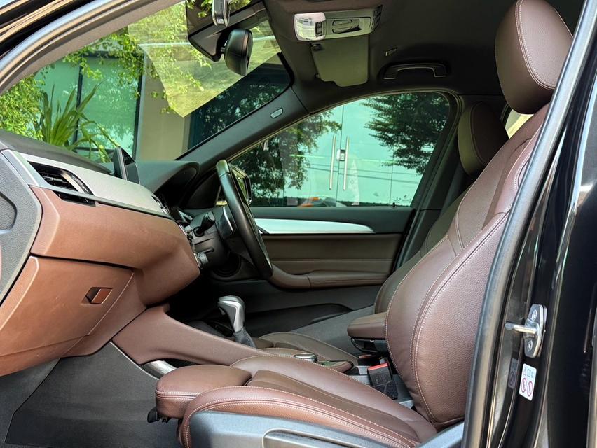 2021 BMW X1 20D MSPORT รถมือเดียวออกป้ายแดง รถวิ่งน้อยเพียง 80,000 กม เข้าศูนย์ตามระยะ รถไม่เคยมีอุบัติเหตุครับ รูปที่ 8
