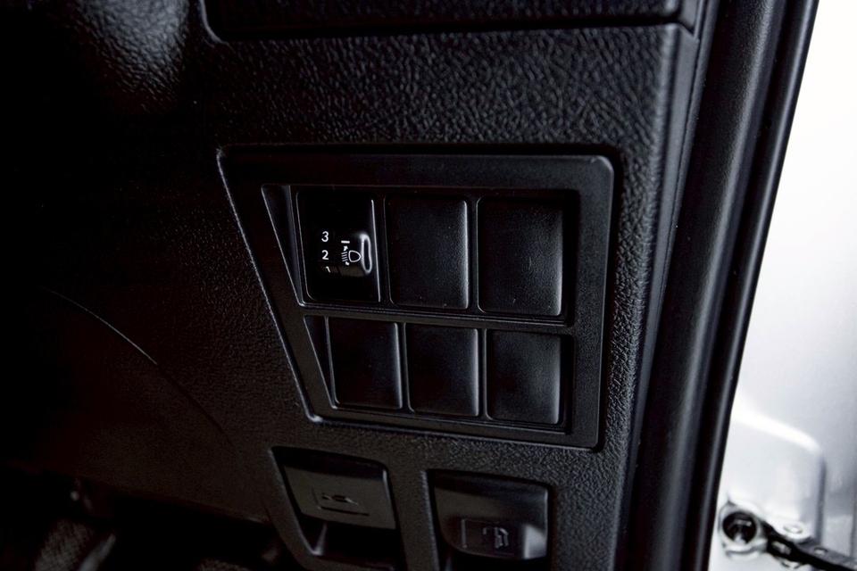 รหัสรถ 1D673 REVO 2.4 G NAVI CAB PRERUNER 8