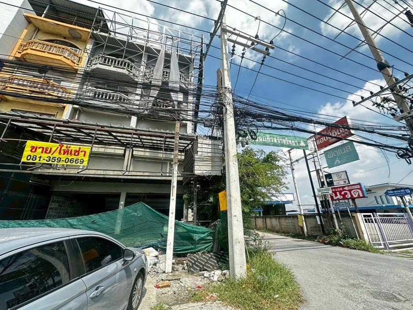 Vาย/เช่า อาคารพาณิชย์ 4 ชั้น (2 คูหา)รังสิตคลอง 1 ถ. รังสิต- นครนายก ต. ประชาธิปัตย์ อ.ธัญบุรี  จ.ปทุมธานี 8