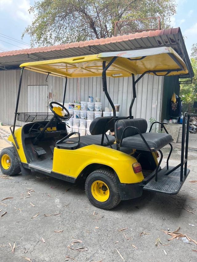 รถกอล์ฟไฟฟ้าสีเหลือง EZGO 4 ที่นั่ง