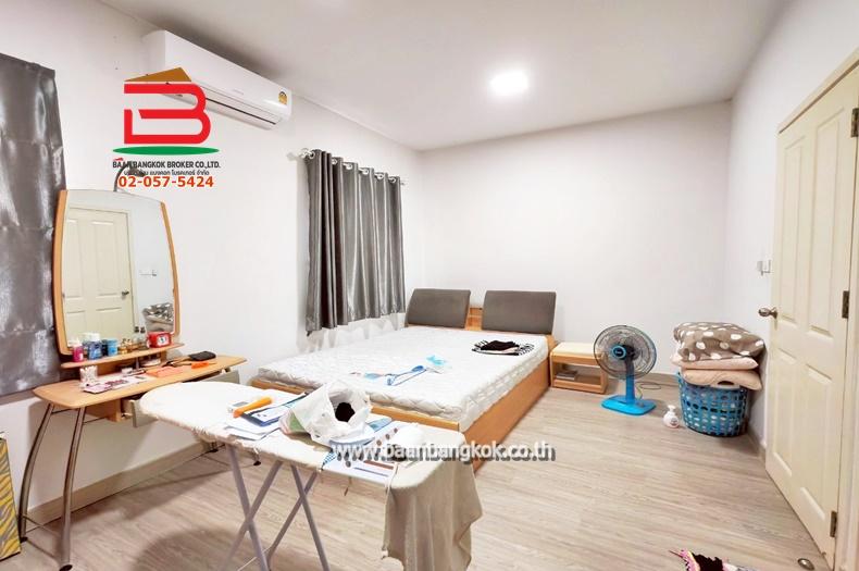 ทาวน์เฮาส์ หมู่บ้าน ภัทรไพรเวท 2 เฟส 3 เนื้อที่ 24.7 ตรว. ถนนปทุมธานี-สามโคก-เสนา อ.สามโคก จ.ปทุมธานี 9