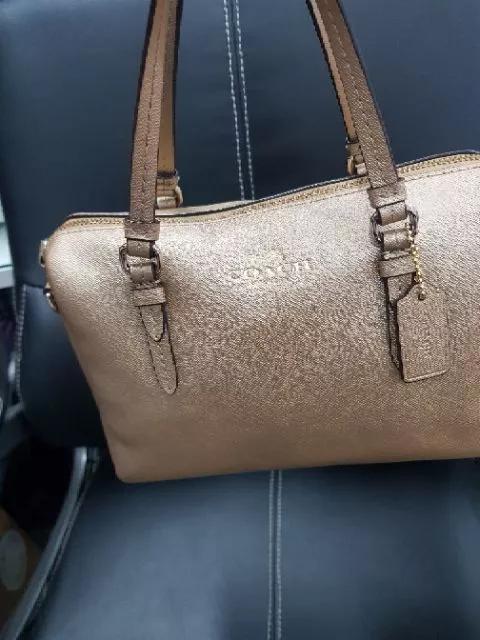 ส่งต่อกระเป๋าสะพายCoach MINI รุ่น F50430 สี GOLD มือ2 สภาพดีพร้อมใช้งาน ขนาด9" รูปย่อยที่ 2