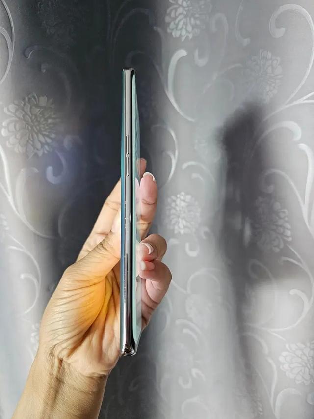 มือถือสีสวยๆ OPPO Reno 5 4