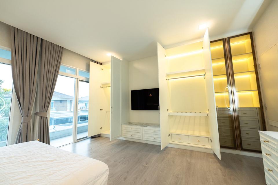 ขายหรือเช่า บ้านเดี่ยวหรู  มัณฑนา บางนา-วงแหวน 9