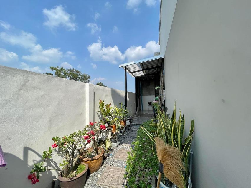 ทาวน์เฮ้าท 2 ชั้น ใกล้รถไฟฟ้าสายสีเขียว 2