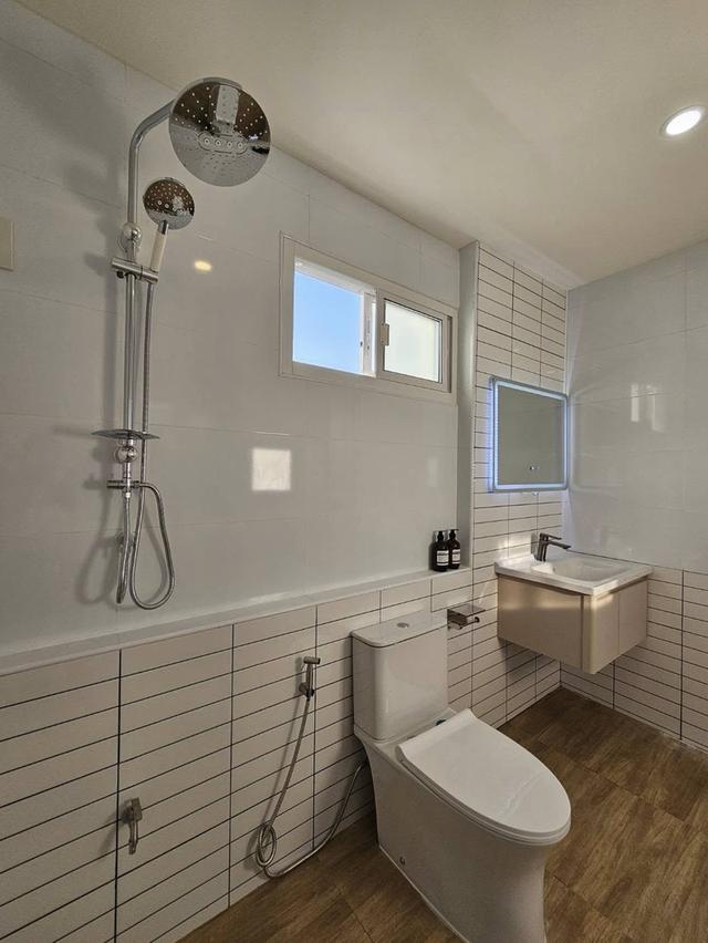 🏡🎉 ทาว์เฮ้าส์สองชั้น รีโเนวทใหม่ ตกแต่งพร้อมอยู่ ทำเลใกล้เมือง #ช้างเผือก - ราคา 2.49 ล้านบาท 🔥新建房屋出售 2 卧室 3 卫生间 - 价格 2.49 MB 🔥 12