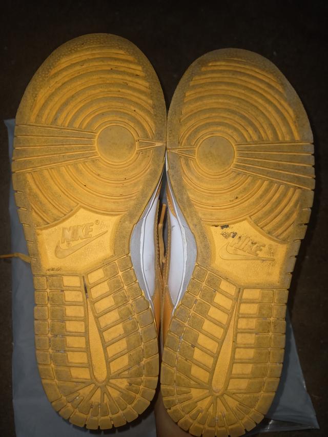 รองเท้า Nike Dunk Low ใส่ไปแค่6ครั้งค่ะเหลืแค่ตัวรองเท้าสภาพตามการใช้งานนำไปสปาเหมือนใหม่เลยค่ะ 8