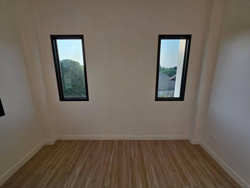 ให้เช่าบ้านเดี่ยว 2 ชั้น ขนาด 80 ตร.วา พร้อมอยู่ เฟอร์นิเจอร์ครบ ใกล้โรบินสัน เดินทางสะดวก อยู่แหล่งชุมชน 16