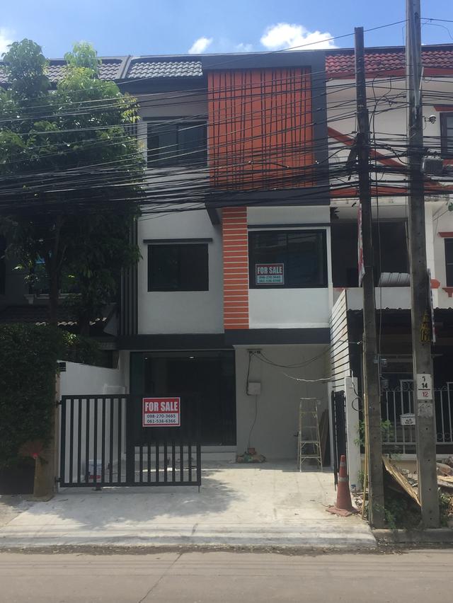 ให้เช่าโฮมออฟฟิศ 3 ชั้น พร้อมเข้าอยู่ หน้ากว้าง 5 เมตร  รีโนเวทใหม่ 1