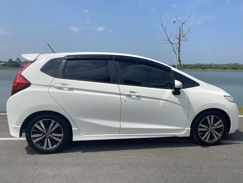 HONDA JAZZ 2015 1.5 i-VTEC SV AT ​​​​💓 เก๋งตัวรองท็อป 5 ประตู มือเดียว สภาพสวยตามรูป ออฟชั่นใช้งานได้ครบ พับเบาะราบได้ จุของได้เยอะ 7